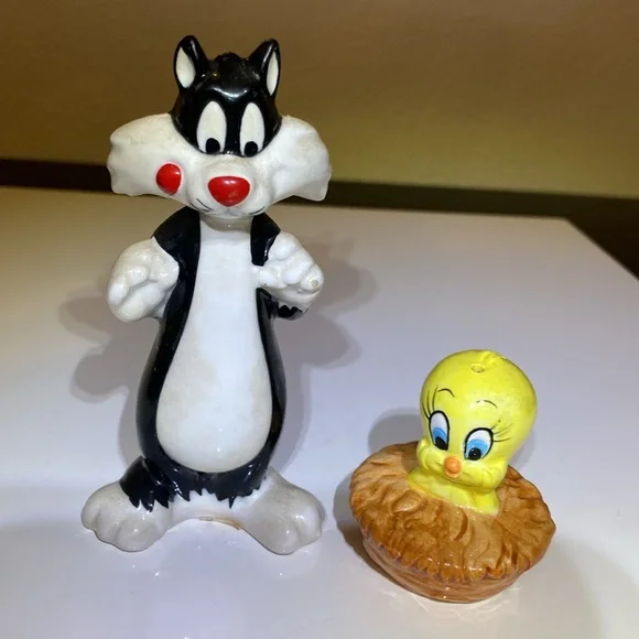 Vintage Tweety Bird and Sylvester Salt and Pepper Set.. - Picture 3 of 8
